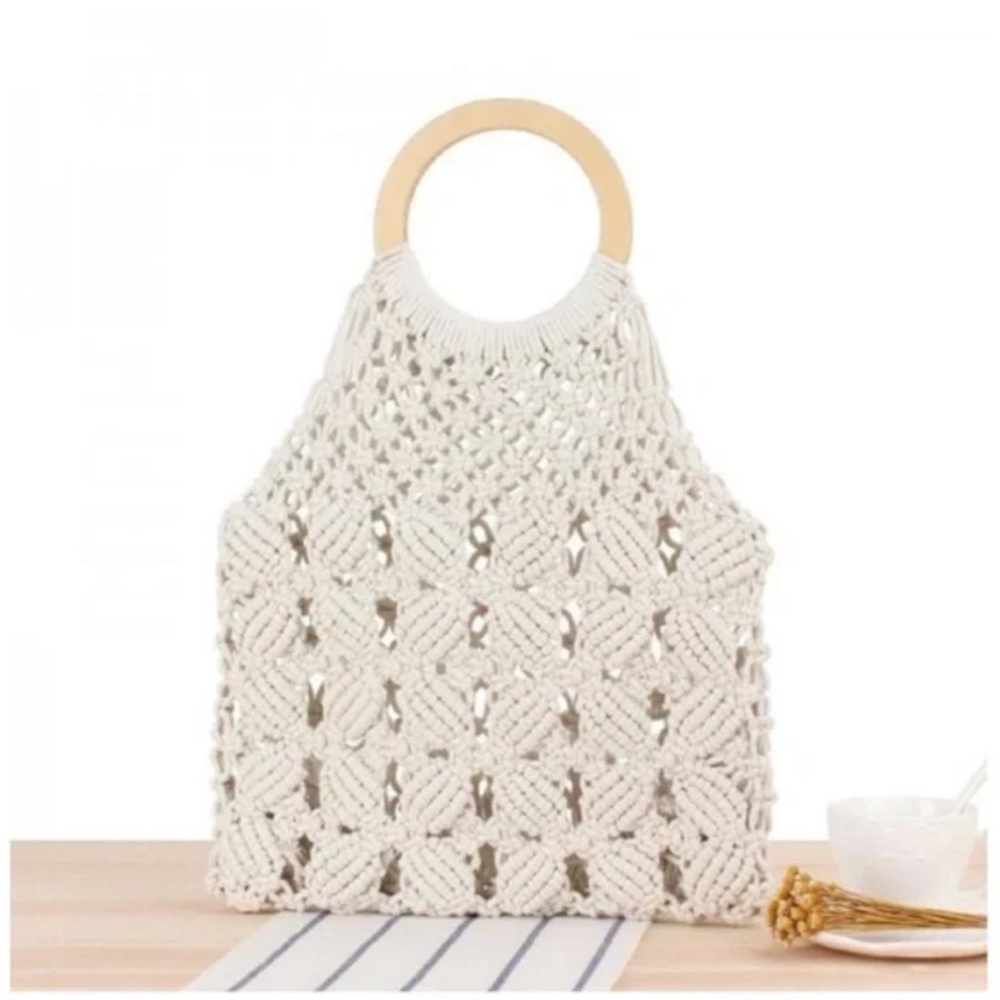 🎉Host Pick🎉 NWT Vintage Daisy Chain Knitted Cord Hand Bag in Beige or White! - Picture 4 of 4